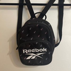 Reebok mini back pack(SOLD)